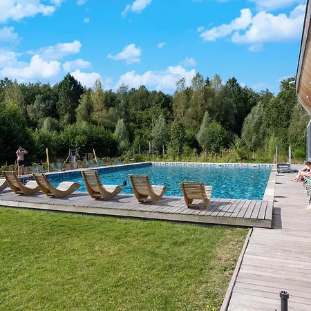 Prázdninový dům Charming & Pools *