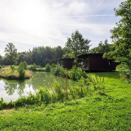 Prázdninový dům Charming & Pools